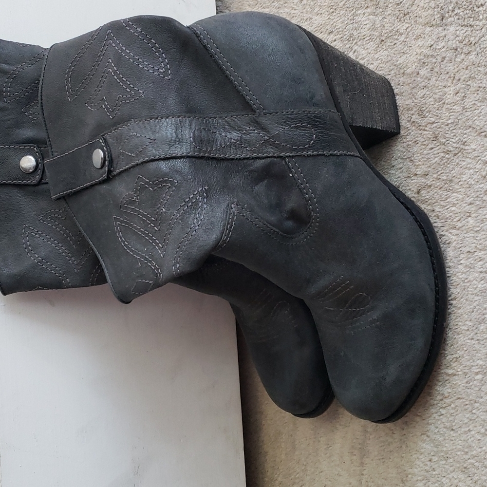 Dark grey/black cowboy inspired booties
